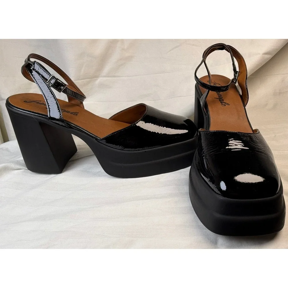 Free People Double Stack Platform Mary Janes Black Patent EU 41 NWOT Italy